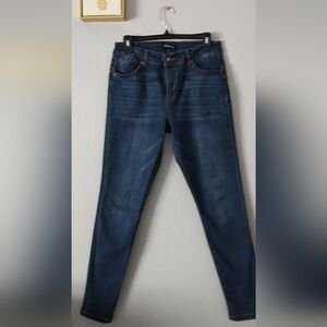 D jeans Women Color Blue  Size 10 Skinny Good Condition Super Confortable